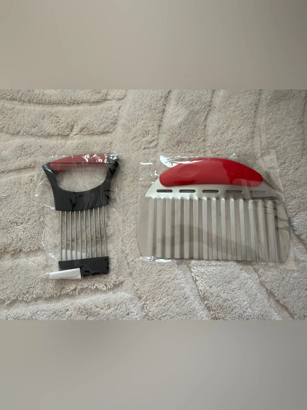 Red Handle Stainless Steel Crinkle potato Cutter & Onion Holder Set NWT